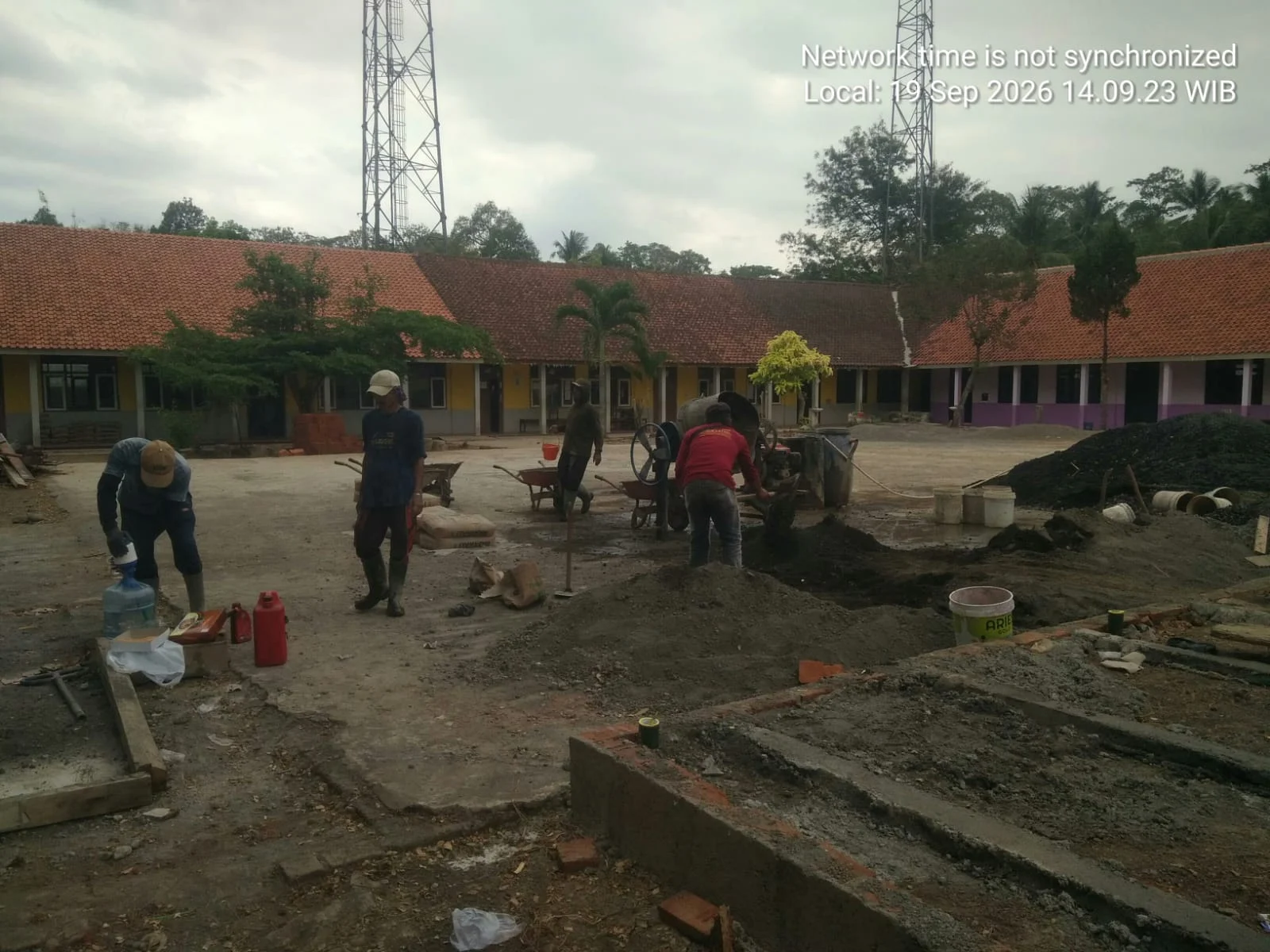 Pembangunan Lapangan SerbaGuna Kelurahan Benteng Yang Dinantikan Selama Ini Oleh Warganya