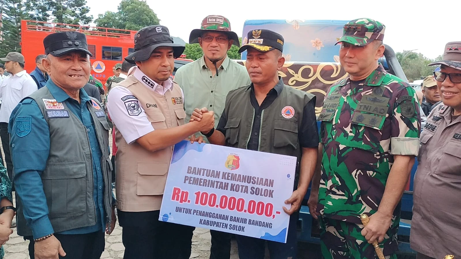 Pemko Solok Salurkan Bantuan Rp100 Juta dan Kerahkan Relawan untuk Korban Galodo Arosuka.