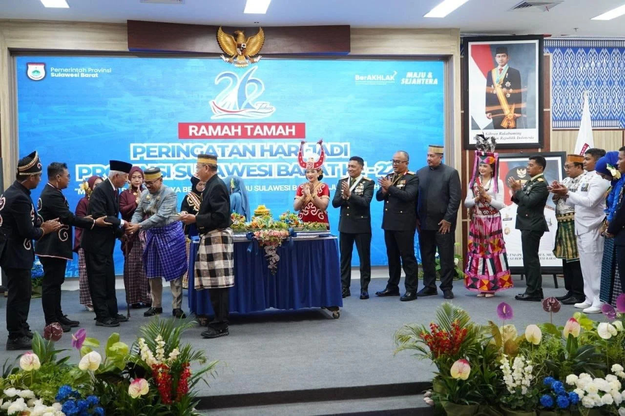 Pangdam XXIII/Palaka Wira Hadiri Hari Jadi Provinsi Sulbar ke-22, Wujud Sinergi Membangun Sulbar Maju dan Sejahtera.