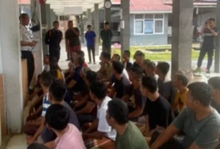 Perkuat Disiplin dan Ketertiban, Ka. KPLP Lapas Solok Berikan Pengarahan kepada Ketua Kamar