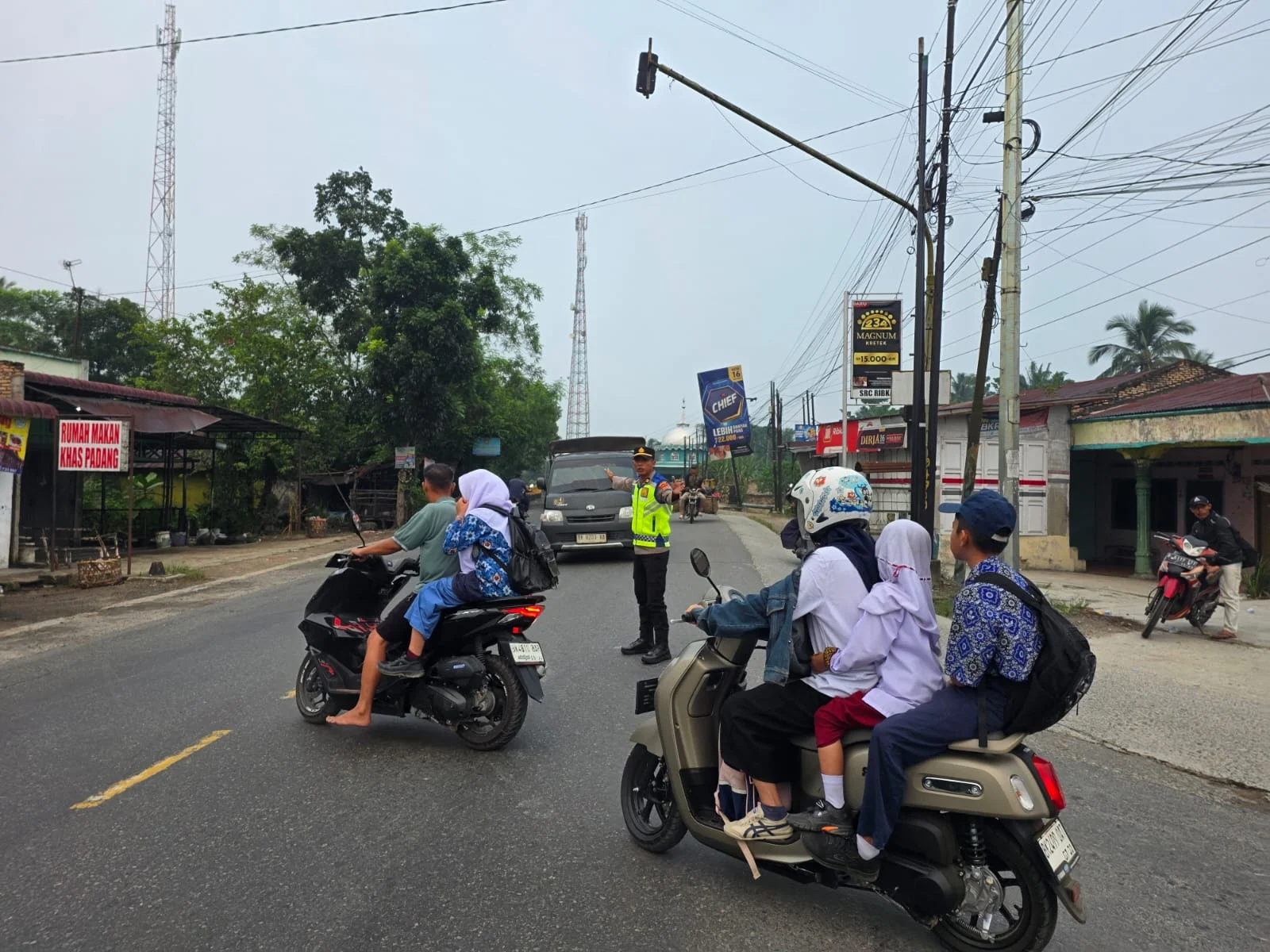 Polres Batu Bara Gelar Strong Point Pagi, Amankan Aktivitas Masyarakat dan Pelajari
