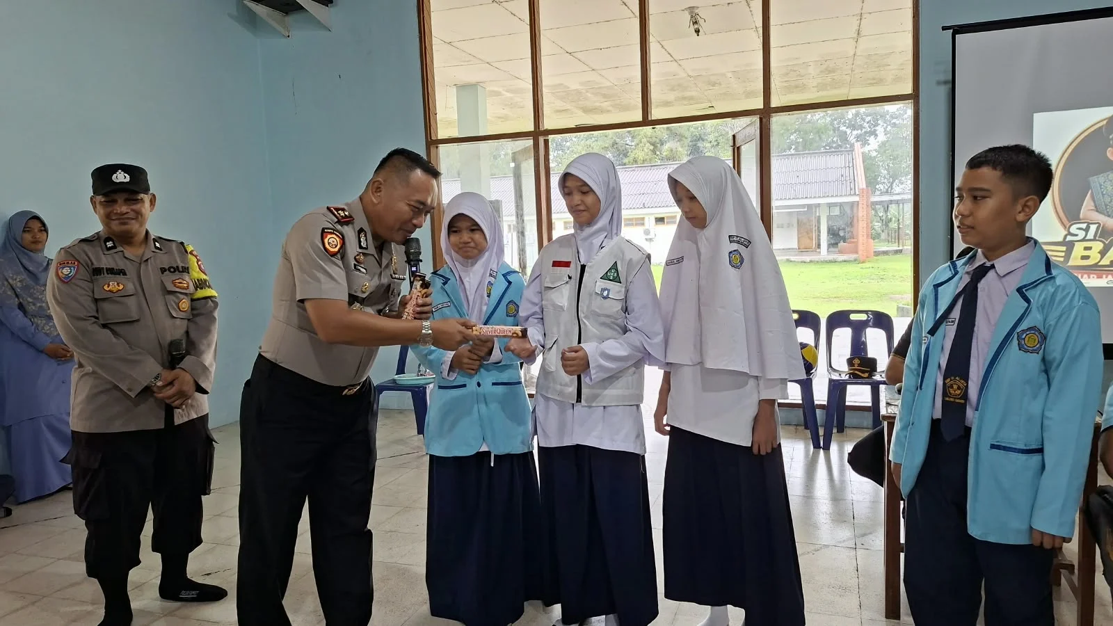 Polres Batu Bara Gelar Police Go To School di Tiga Sekolah, Ajak Pelajar Jauhi Narkoba dan Kenakalan Remaja