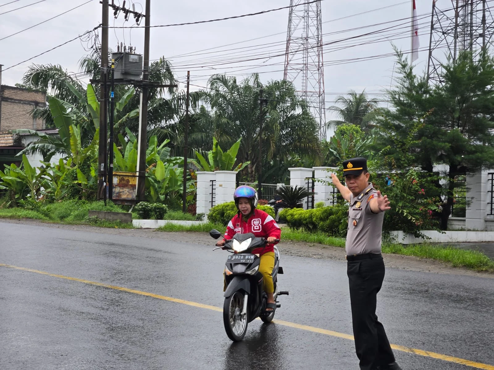 Polres Batu Bara Gelar Strong Point Pagi, Pastikan Arus Lalu Lintas Lancar dan Aman