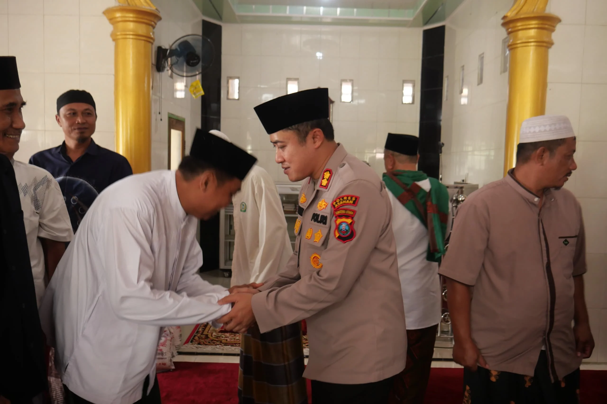 Kapolres Asahan Gelar Jumat Keliling di Masjid Nurul Falah, Ajak Masyarakat Jaga Kamtibmas dan Jauhi Narkoba
