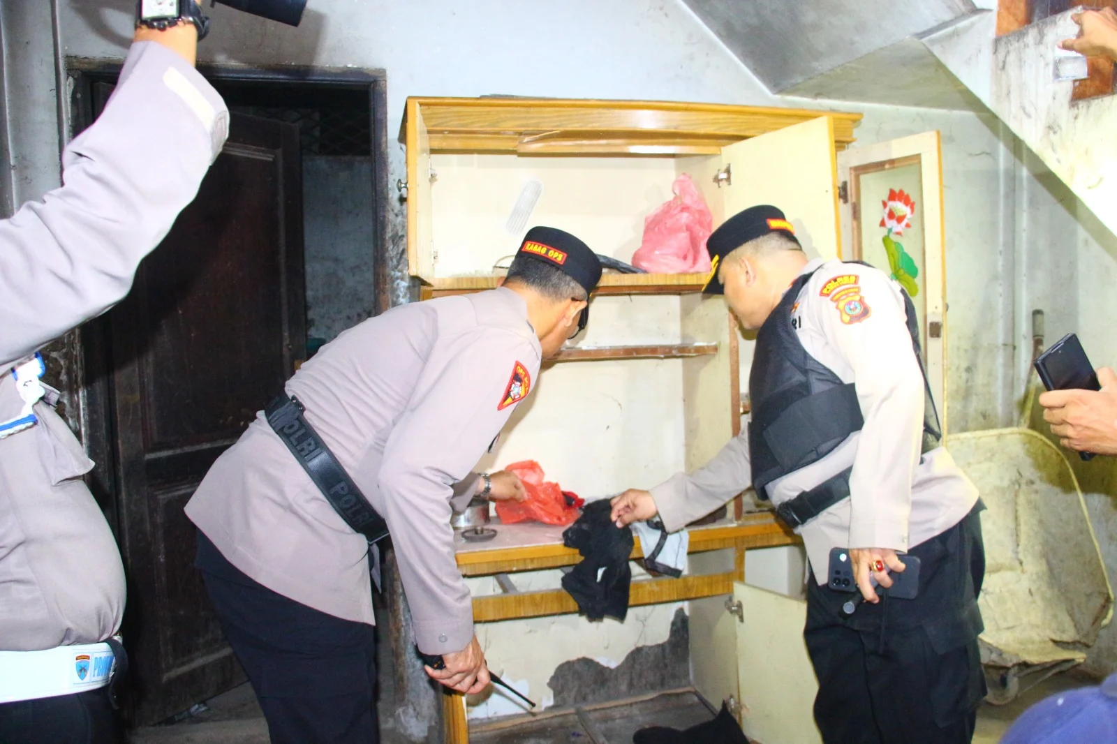Polres Tebing Tinggi Bersama BNNK Amankan Empat Pria dalam Operasi Sarang Narkoba