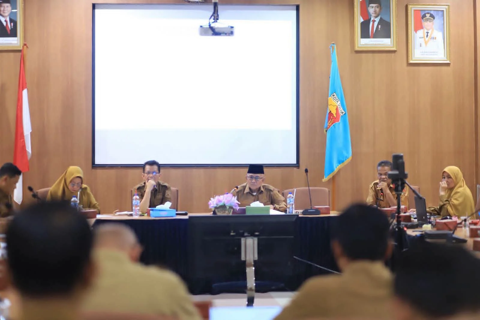 Wawako Suryadi Pimpin Rapat Evaluasi Realisasi Fisik dan Keuangan Kota Solok Tahun 2026