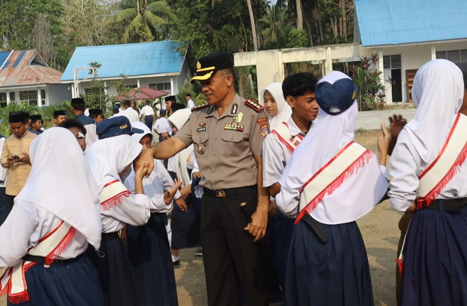 Ka SPN Gaungkan Prioritas Kapolri di SMP Negeri 1 Labuan, Donggala, Ajak Siswa Jauhi Narkoba dan Bullying