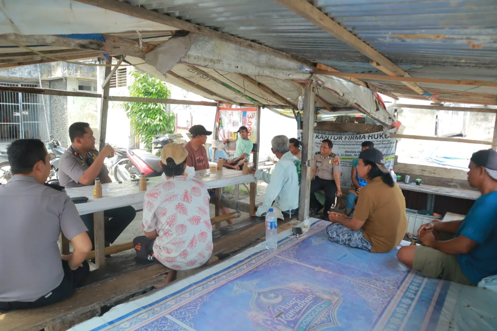 Kapolres Donggala AKBP Aditya Rochaulia Suharto SH, S.I.K, Kumpul Bersama  Masyarakat, Kel. Boya Melalui Program " Polisi Peduli Pengangguran" Dalam Rangka 8 Program Prioritas Kapolri Jenderal Polisi Suyudi Ario Seto