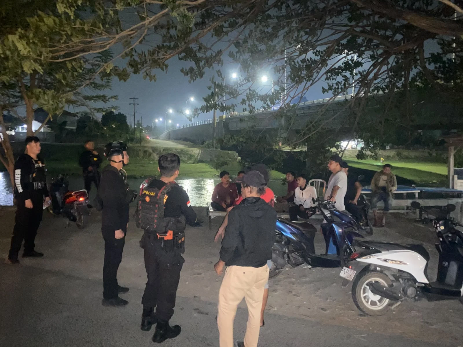 Patroli Perintis Ditsamapta Polda Sulteng Sambangi Warga, Wujudkan Ruang Publik yang Aman