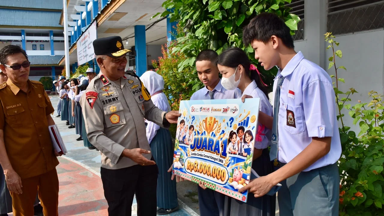 *Wakapolda Sulteng Edukasi Siswa SMAN 1 Palu soal Keselamatan Berkendara dan Bahaya Judol*