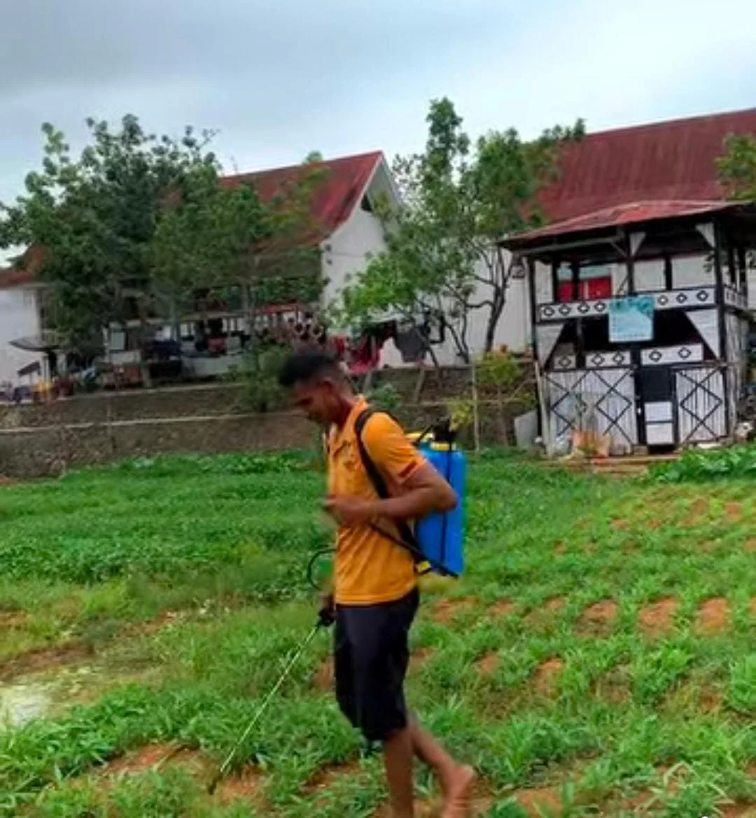 Lapas Solok Terus Lakukan Penyemprotan Hama, Jaga Tanaman Tetap Sehat dan Produktif