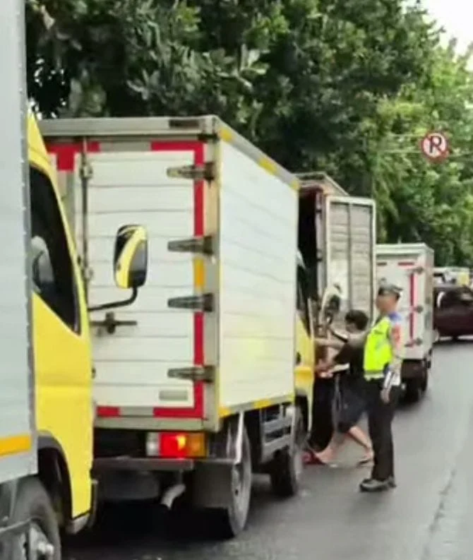 PENERTIBAN PARKIR LIAR YANG MELANGGAR RAMBU - DALKA OPS PATUH LODAYA 2026