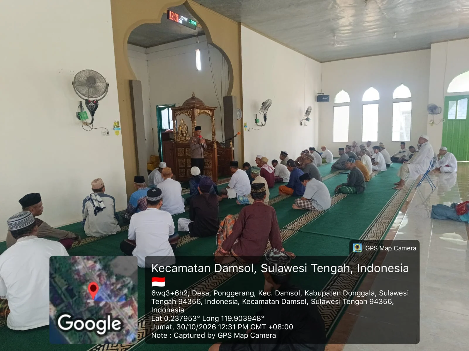 Kapolres Donggala, Melalui Kapolsek Damsol, Adakan  Giat Juma'at Keliling Di Masjid Jami Al - Qulub Desa Pongerang, Dan Sangat Mendukung Program Quick Wins Kapolri Jenderal Polisi Suyudi Ario Seto 